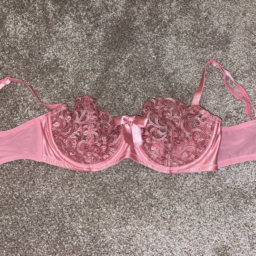 Victoria’s secret pink sexy lace bra size 34D worn once